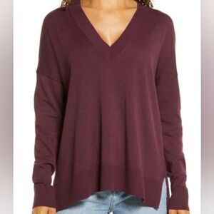 Chelsea 28 V-Neck Burgundy Sweater